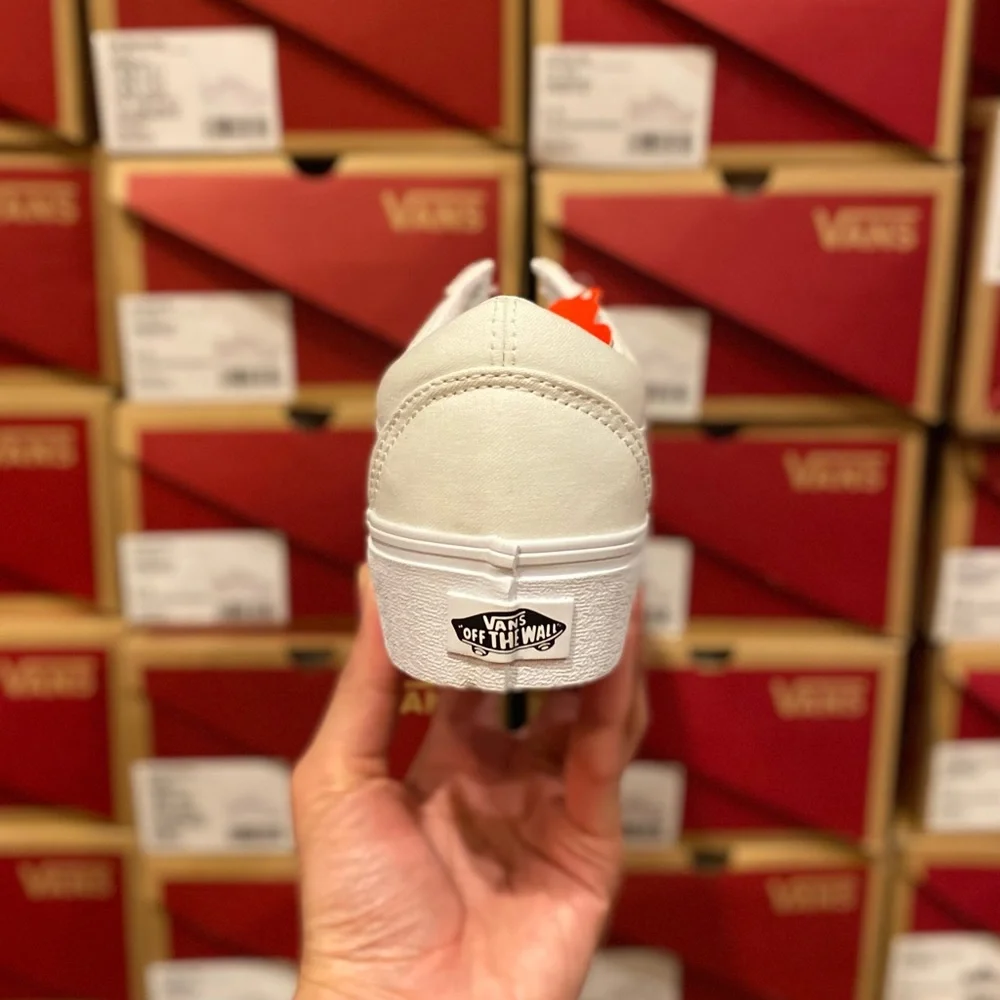 VANS Old Skool Women's Platform True
White VNOA3B3UWOO_6